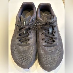 Men’s Altra Escalante running shoes - Size 9